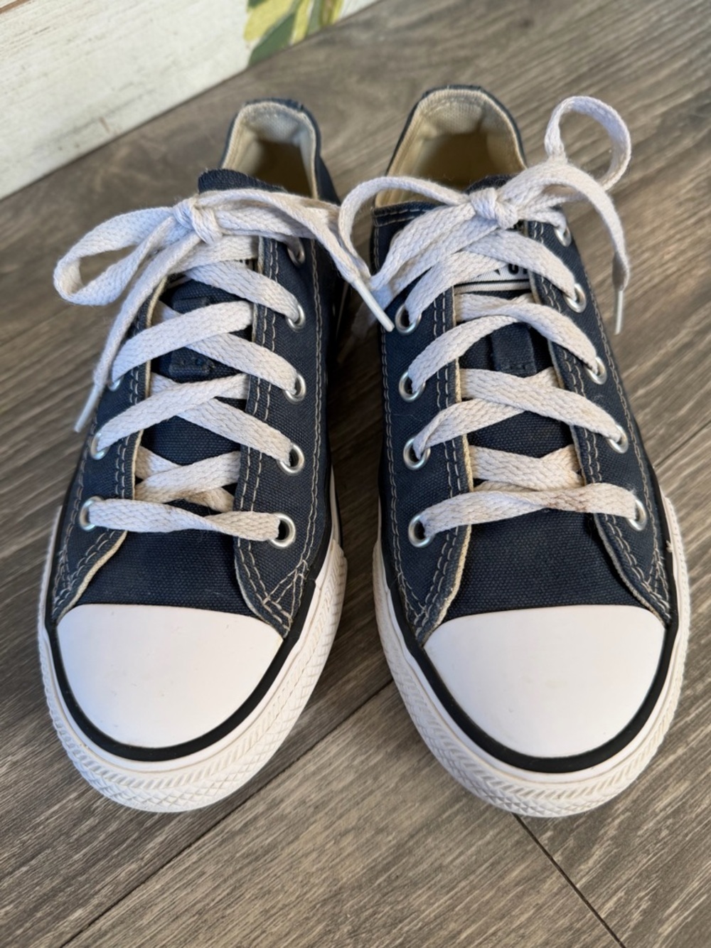 Converse Kids Classic Chucks Low Top Lace Up Canvas Sneakers in Navy & White 13 - Picture 5 of 9